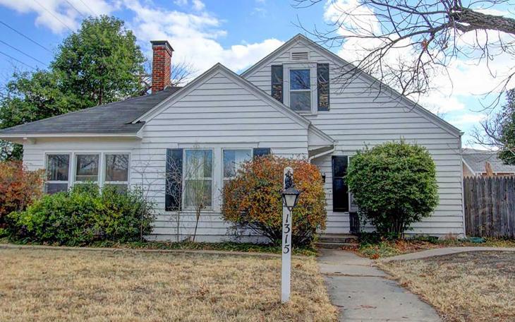 Real Estate Guide: Wood Floors with High Ceilings in Angelo Heights