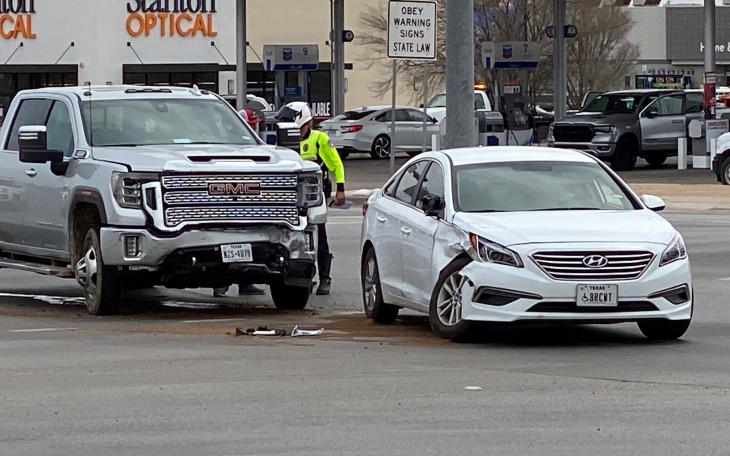 Southland Sherwood Way Crash March 2021 (LIVE! Photo/James Bougliny)