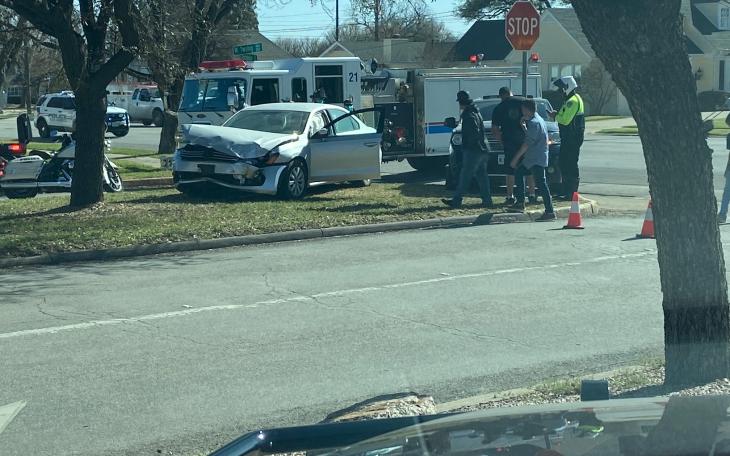 Woman Injured in Twohig Bryant Crash (LIVE! Photo Traci King)