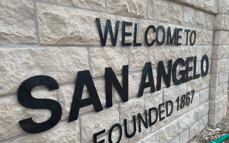 Welcome to San Angelo Signs at S. Bryant and W. Ave. J