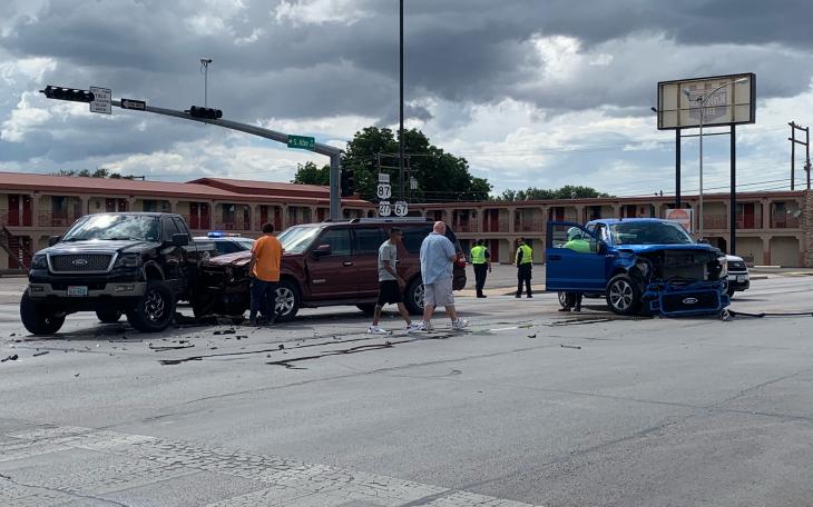 Four Vehicle Crash at Abe and Beauregard (LIVE! Photo/Matt Trammell)