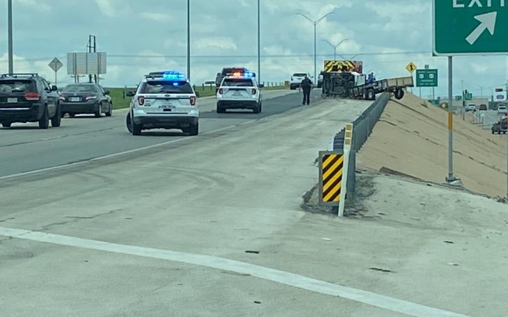 Crash on Loop 306 Over Southwest Blvd.  (LIVE! Photo/Traci King)