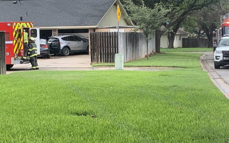 Cruz Crash Briargrove Garage (LIVE! Photo/Matt Trammell)