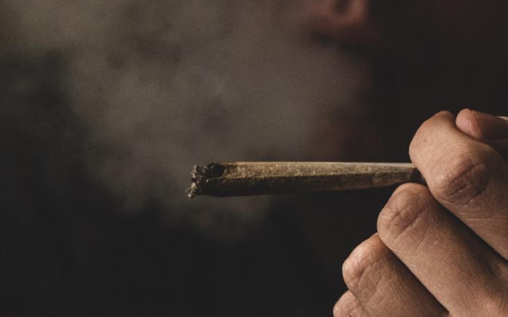 Toker Smoking a Marijuana Blunt (Contributed/unsplash.com)