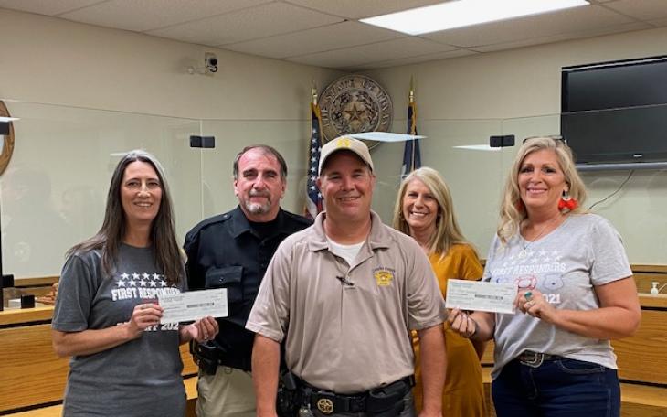 First Responders BBQ Check Presentation 2021 (LIVE! Photo/Yantis Green)