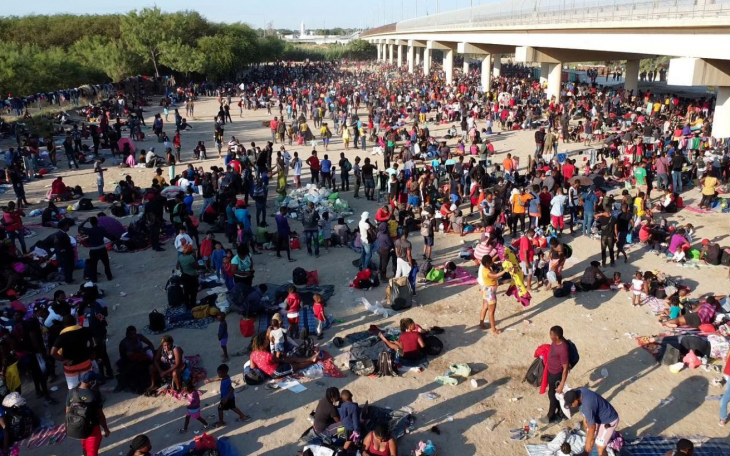 Del Rio International Bridge Invaded by Illegals