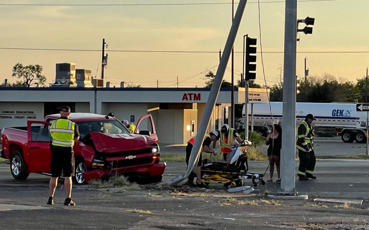 Crash 23rd St. &amp; Bryant Blvd.  (LIVE! Photo/Sonia Ramirez)