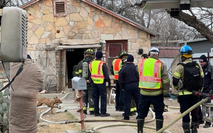 Fire Damages 17th St. San Angelo Home (LIVE! Photo/Matt Trammell)