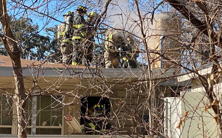 Chimney Fire Threatens Douglas Dr. Home (LIVE! Photo/James Bouligny)
