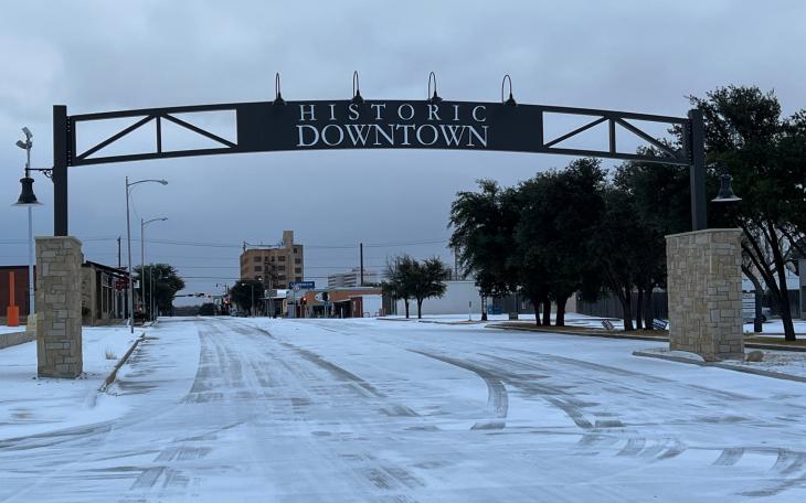 Snow in Historic Downtown San Angelo Feb. 2022 (LIVE! Photo/Yantis Green)