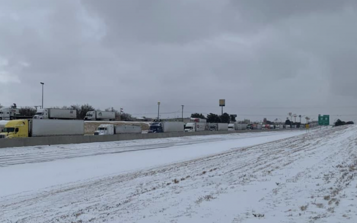 Traffic on I-20 stuck in snow