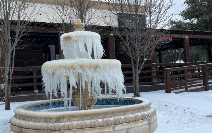 Red Lion Hotel Fountain Frozen Feb. 2022 (LIVE! Photo/Yantis Green)