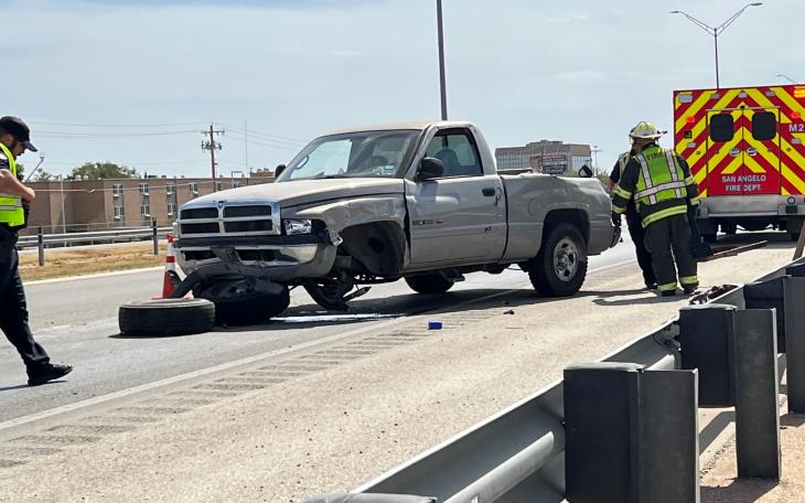 2 Injured in Crash on Loop 306 Near Goodwill (LIVE! Photo/Matt Trammell)