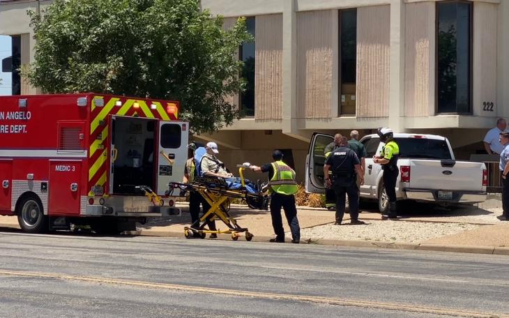 Pickup Slams into Tom Green County Sheriff's Office (LIVE! Photo/James Bouligny)