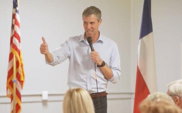 Beto O'Rourke speaks at the San Angelo VFW Hall on May 25, 2022