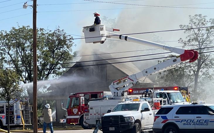2 Alarm Fire Armstrong &amp; 24th (LIVE! Photo/Matt Trammell)