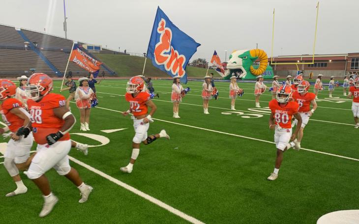 The San Angelo Central Bobcats run onto the field to face the El Paso Montwood Rams on Sept.2, 2022.
