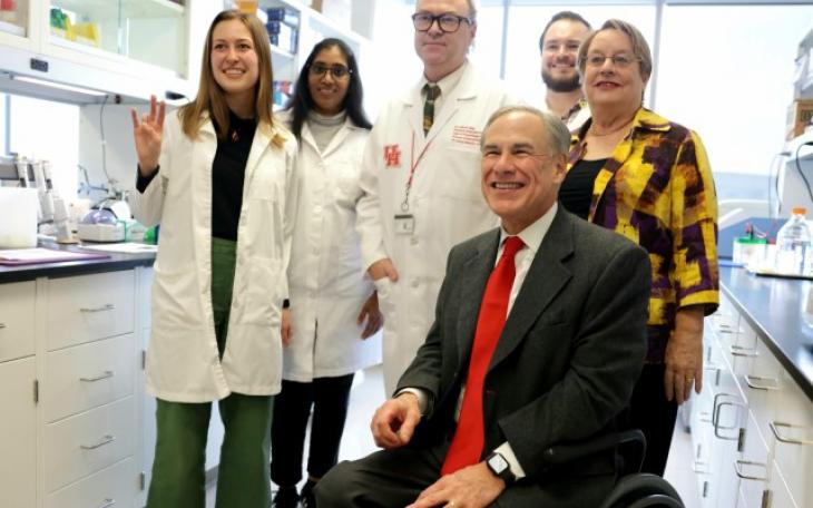 Gov. Abbott Celebrates Fentanyl Vaccine at UH (Courtesy/gov.texas.gov)