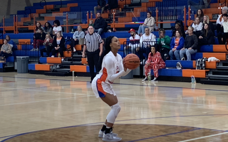 Lady Cats' Nevaeh Hearne