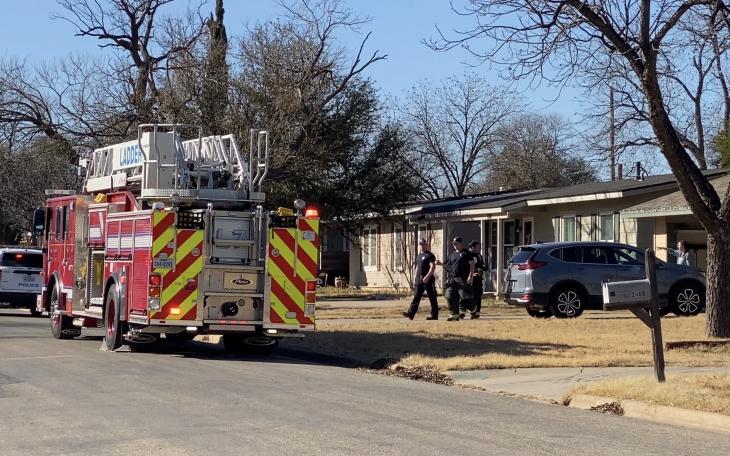 House Fire on Baylor (LIVE! Photo/James Bouligny)