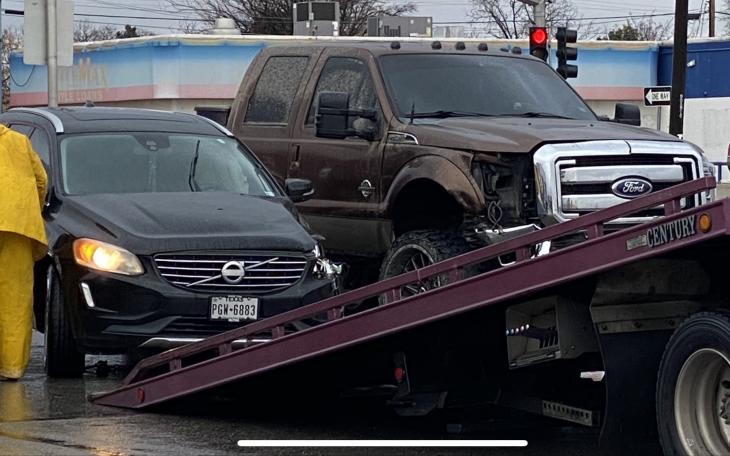 Crash Ave. N &amp; S. Bryant 1.23 (LIVE! Photo/James Bouligny)