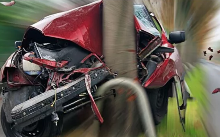 Crash into a Fixed Object (Courtesy/DeliusMcKenzie)