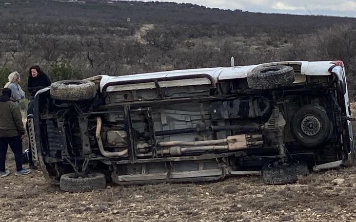 Rollover Crash Potts Creek FM2288 (LIVE! Photo/James Bouligny)