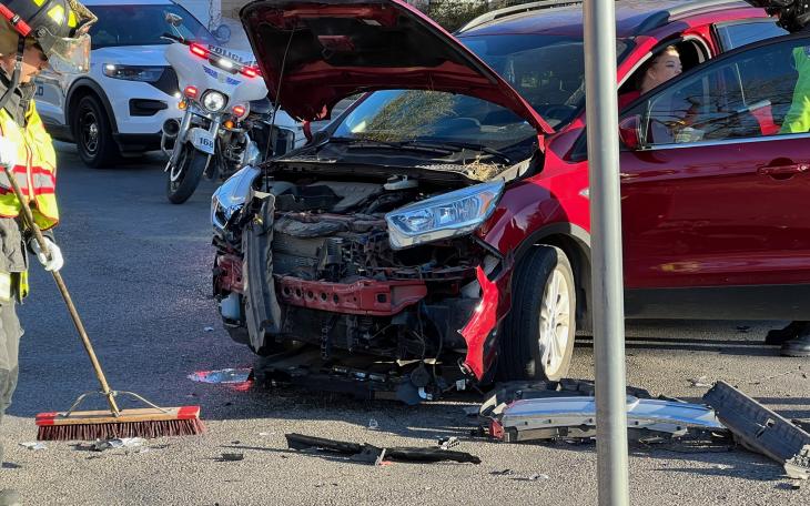 Ford Escape Johnson St. Crash 2.27.23 (LIVE! Photo/Yantis Green)