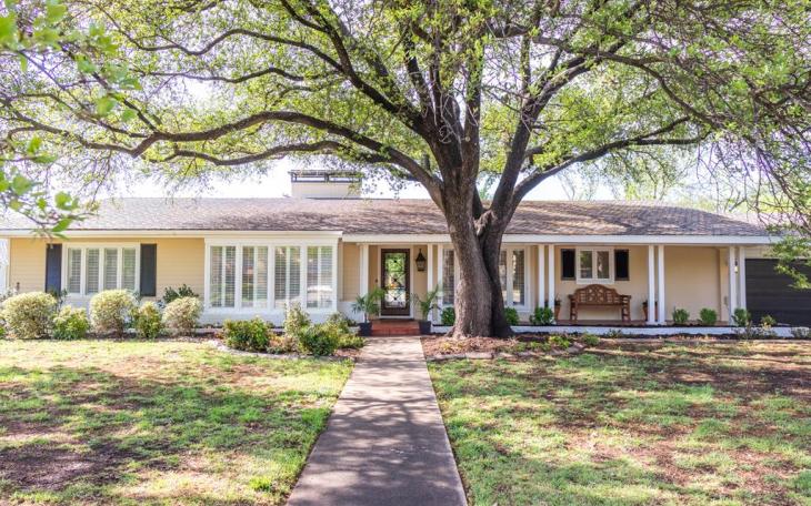 Timeless beauty on a tree-lined street in the heart of Bryant Park! 
