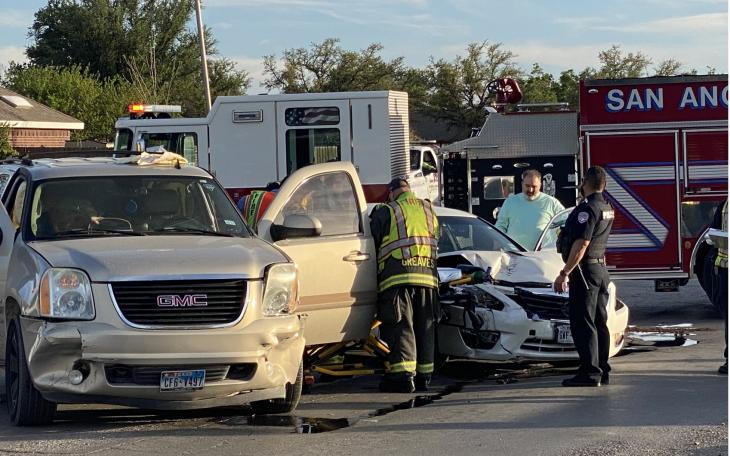3 Car crash Southwest and Sunset 4.3.23 (LIVE Photo/James Bouligny)
