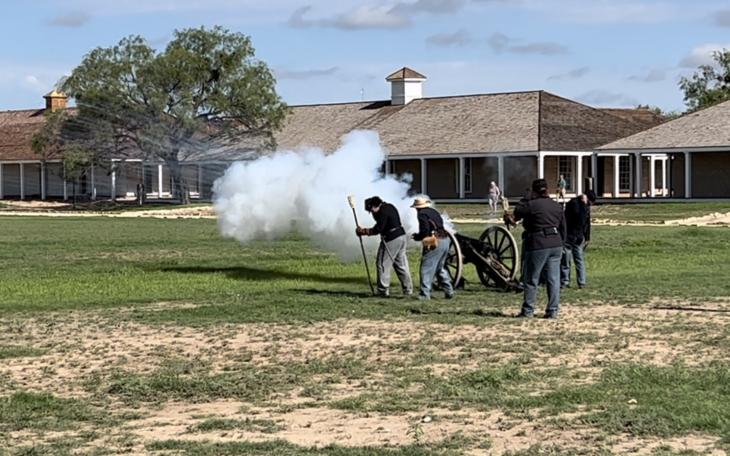 2023 Memorial Day Howitzer Fire at Ft. Concho (LIVE! Photo/Yantis Green)