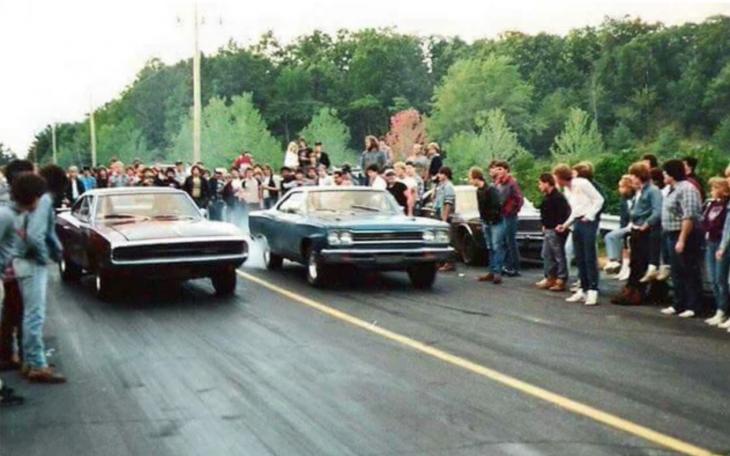 Racing on the Highway (Courtesy/Cars Magazine)
