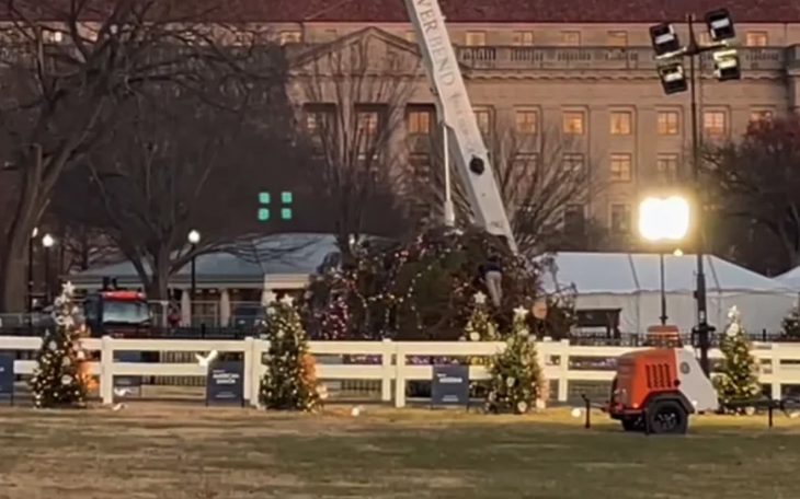 The National Christmas Tree Falls (Courtesy CNN)