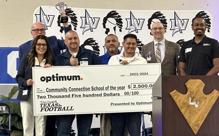 Dave Campbell's presents San Angelo Lake View High School with the 2023 Community Connection School of the Year Award