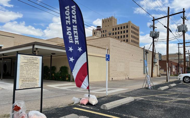 Vote at Keyes Building (LIVE! Photo Yantis Green)