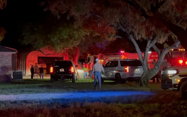 SAN ANGELO, TX — The Dove Creek VFD tackled a spreading shed fire that engulfed a garage late Sunday night. At 9:45 p.m. Sunday night, volunteer firefighters were dispatched to the 9600 block of Deer Lane located south of US 67 south.