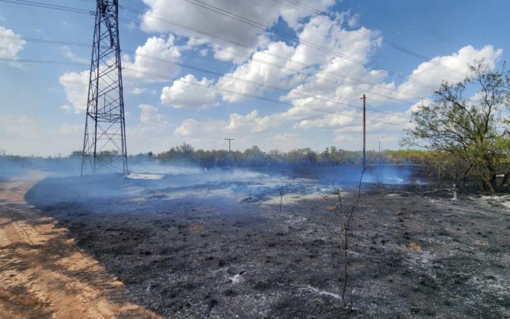Wednesday's wildfire in Taylor County northwest of Abilene burned 21 acres, damaged six structures and caused two minor injuries, according to the Tye Fire Department.