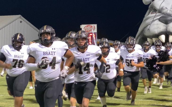 The Brady Bulldogs take the field after halftime! (LIVE! Photo)