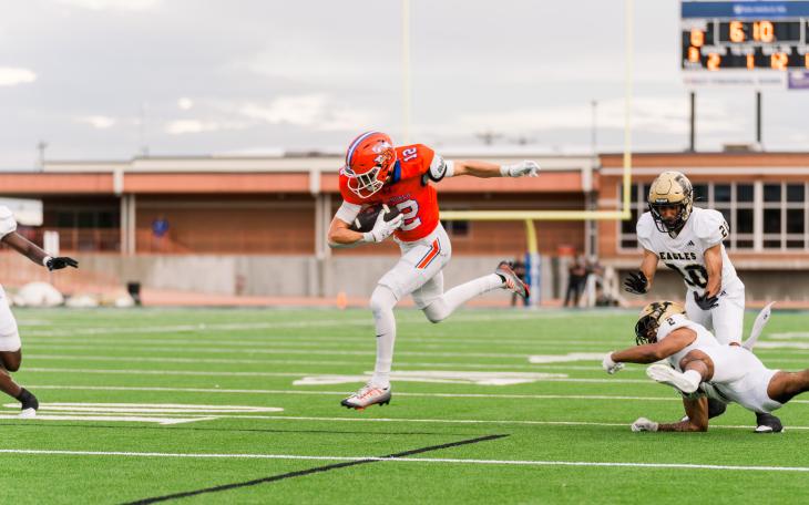 Central's Colton Hill makes a catch against Abilene High on Friday, Aug. 30, 2024, at San Angelo Stadium.