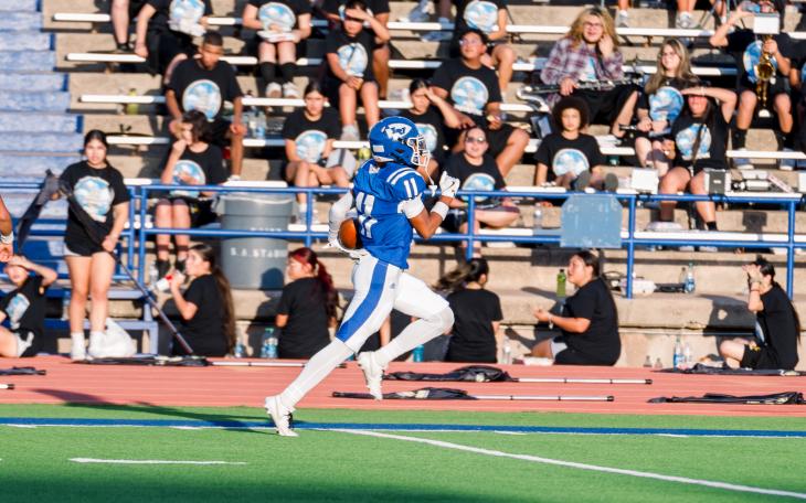 Lake View's Braylon White runs down the sideline after a catch against Lamesa on Friday, Sept. 13, 2024, at San Angelo Stadium.