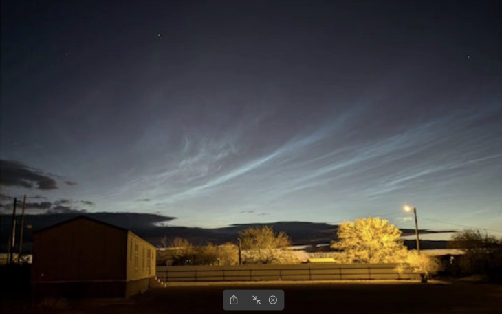 Rare Night-Shining Clouds Seen Over West Texas Town (Anthony Griffith)