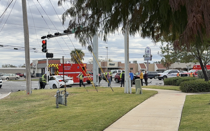 Crash Backs Up Traffic at Knickerbocker Road and South Jackson Street