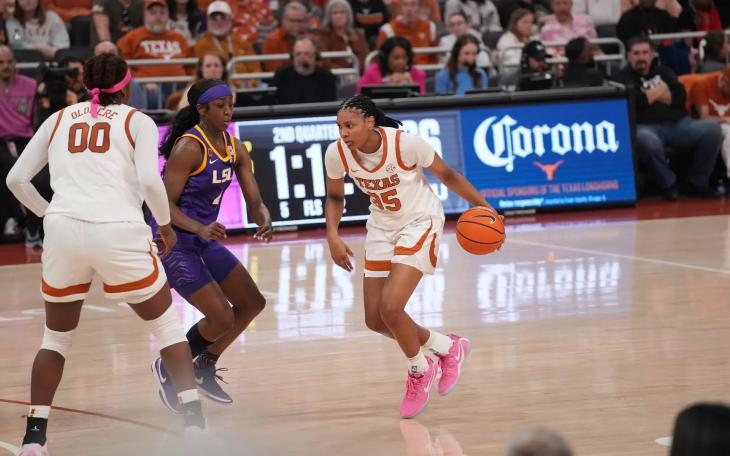 The University of Texas women’s basketball team moved up to No. 1 in the Associated Press Top 25 poll Monday for the first time in 21 years.