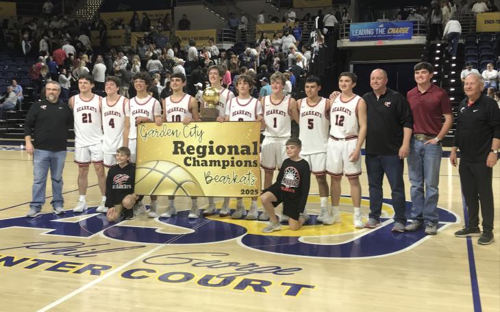 Garden City pulled away late for a 40-38 win over Water Valley on Friday at the Junell Center to advance to the Class 1A Division I state semifinals.
