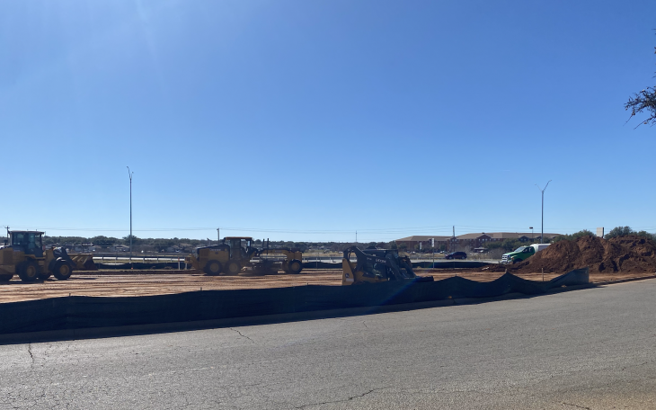 Crews Begin Work on Longhorn Steakhouse