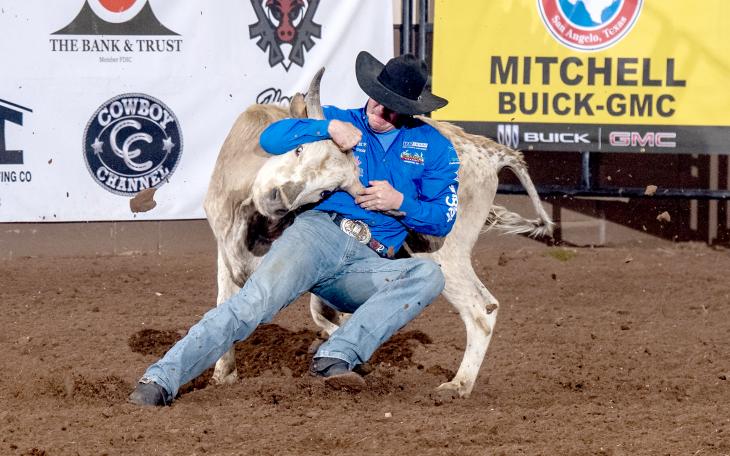 Oregon's Dalton Massey posted the fastest time of the rodeo Saturday to take the lead in steer wrestling.