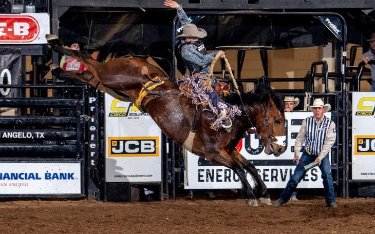 Alberta’s Logan Hay had an 87.5 in saddle bronc to vault into the top spot, passing his brother, Dawson, and Thayne Elshere, who had an 85.5.