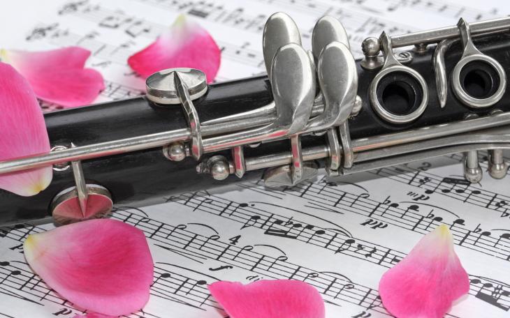 Clarinet &amp; Sheet Music