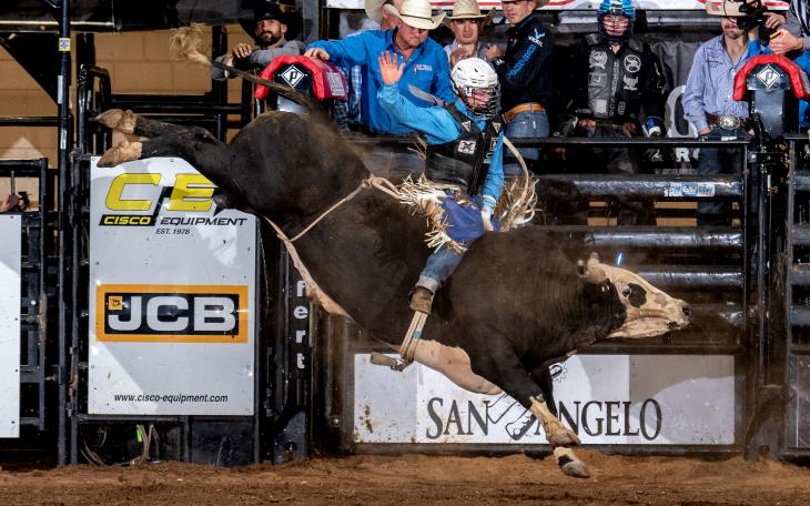 Mason Moody won Sunday's Xteme Bulls competition in San Angelo to move to No. 4 in the world standings.