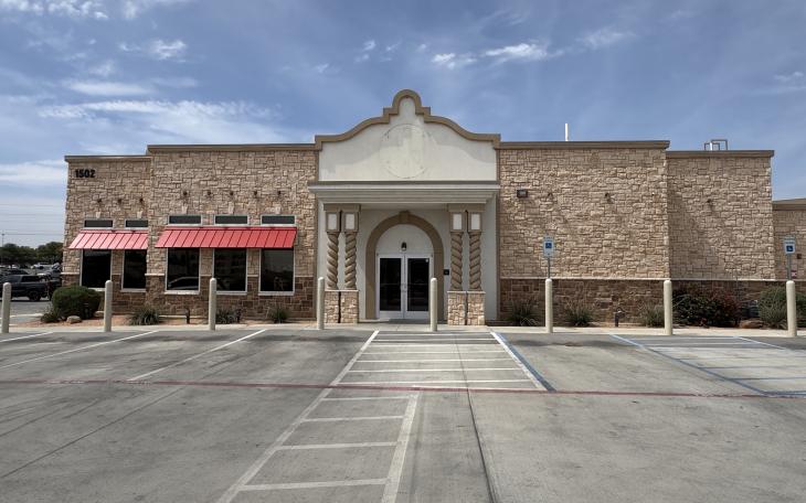 Texas Burger on Knickerbocker Closed